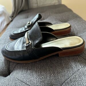 Nine West black calf leather loafers with silver metal detail (US 6)